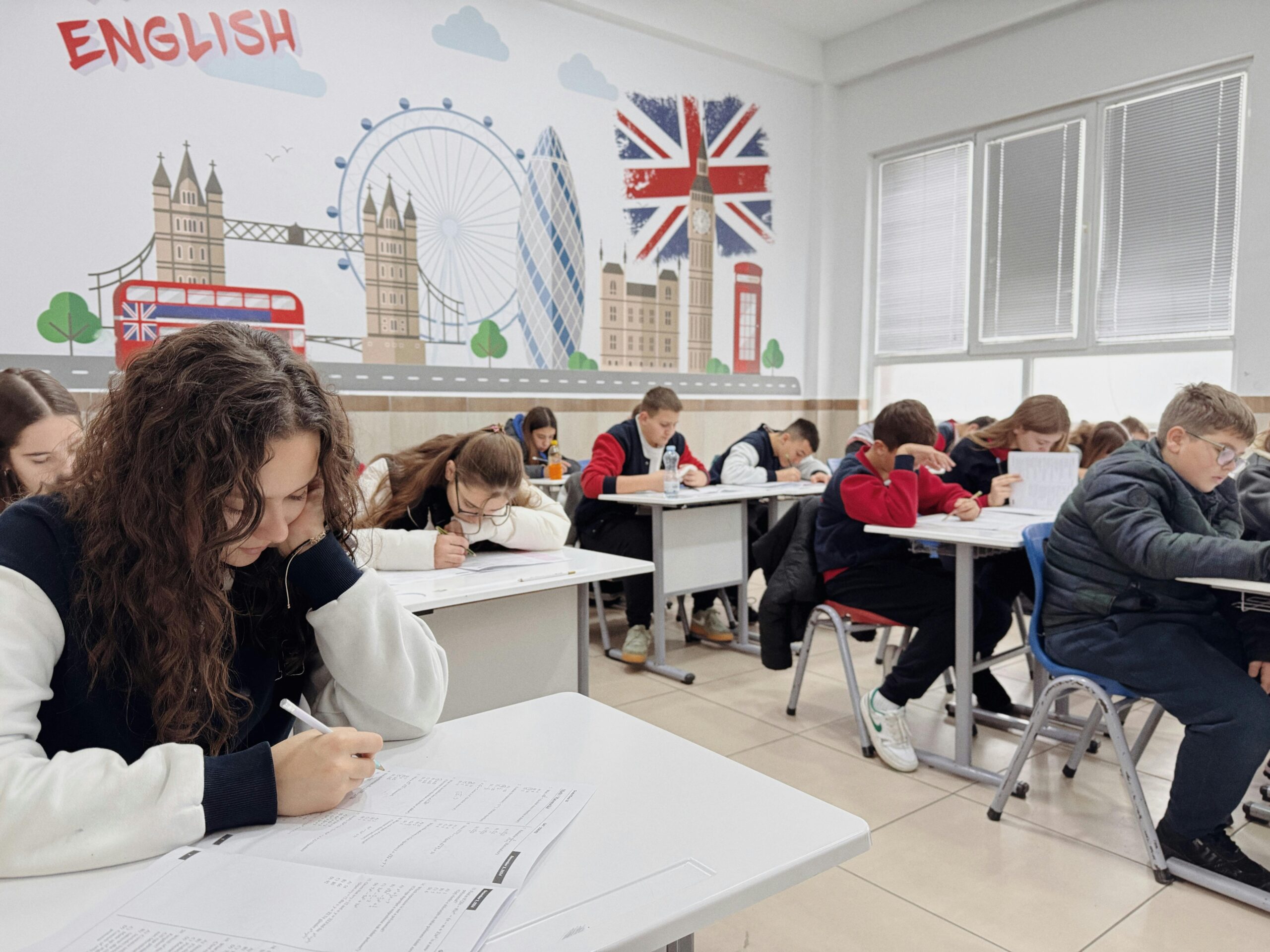 Cursos de inglés con profesor nativo cover 90s scaled