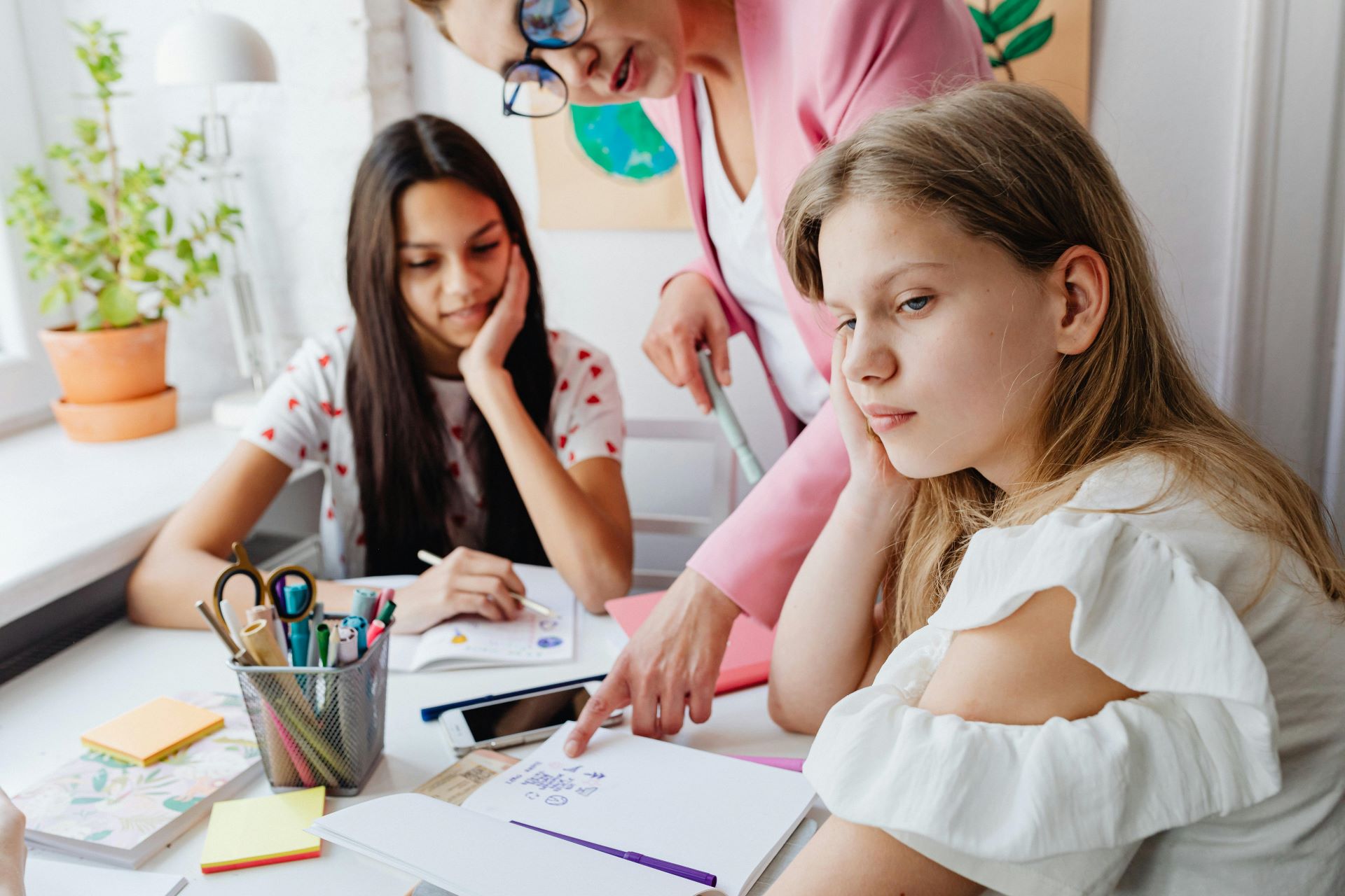 Cursos de inglés con profesor nativo ¿Estás aprendiendo inglés como en los años 90? Cursos de inglés con profesor nativo teen bored 1