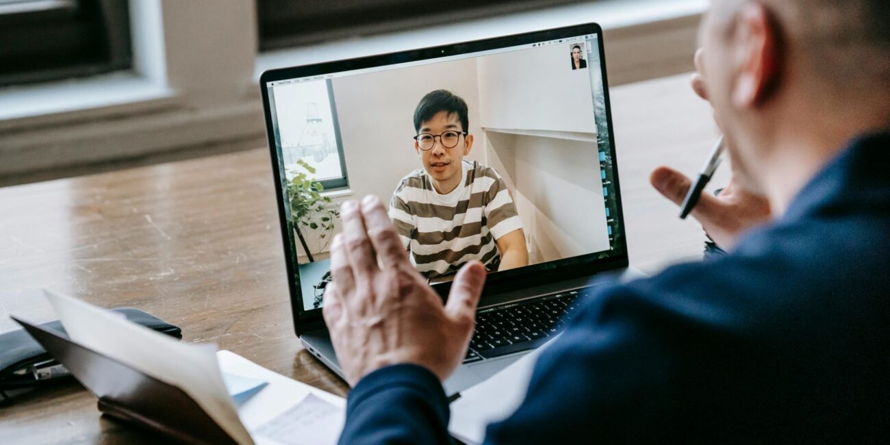 Cursos de inglés con profesor nativo online teacher 3