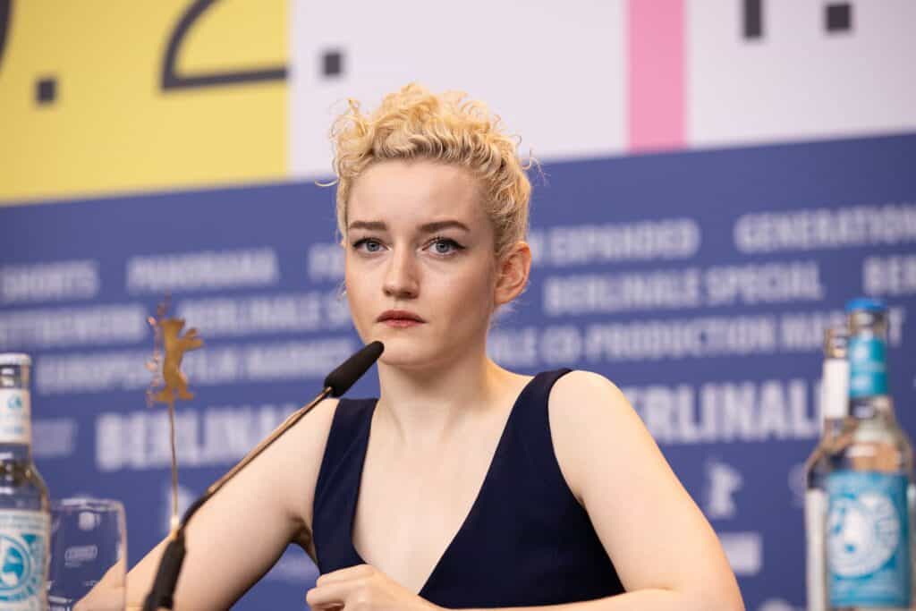 Cursos de inglés con profesor nativo Julia Garner 6850